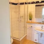 Ferienwohnung Mit Meerblick, Schwimmbad Und Sauna 홈스테이