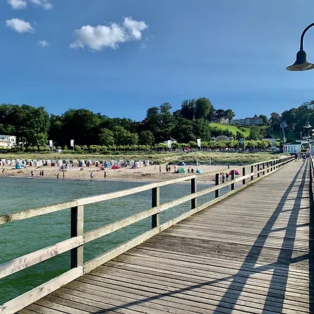 Mit Meerblick, Schwimmbad Und Sauna 民宿 奥斯特巴德·哥伦