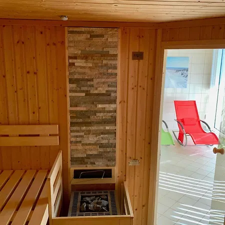 Mit Meerblick, Schwimmbad Und Sauna 民宿 *