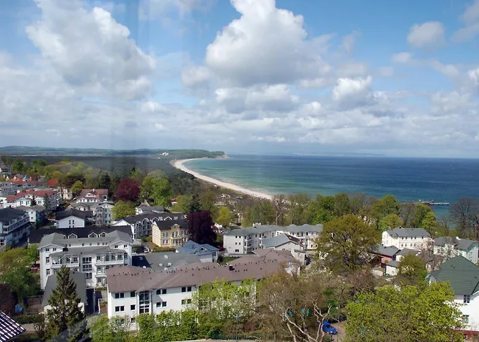 منزل للإقامة Ferienwohnung Mit Meerblick, Schwimmbad Und Sauna غورين