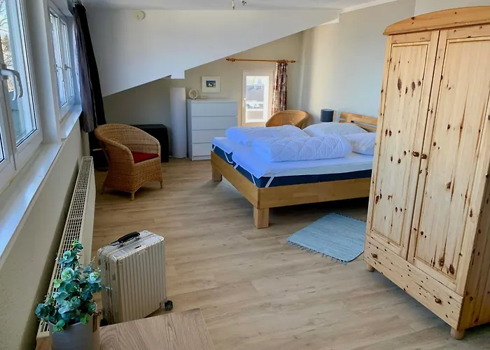Ferienwohnung Mit Meerblick, Schwimmbad Und Sauna غورين