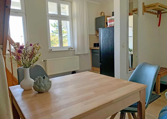 Ferienwohnung Mit Meerblick, Schwimmbad Und Sauna
