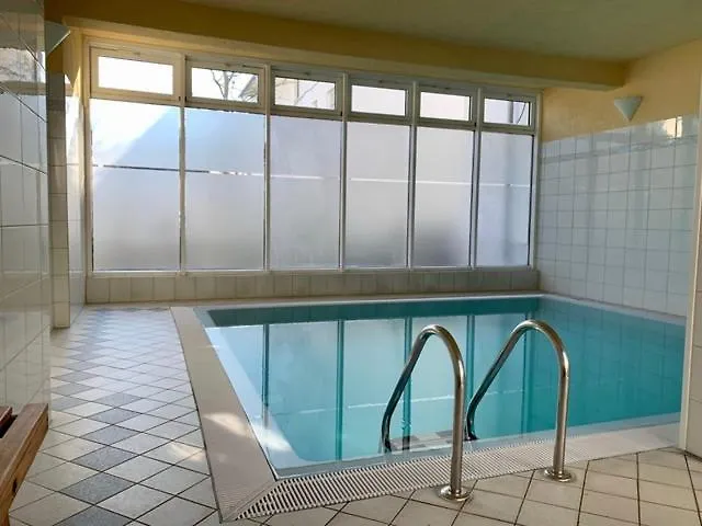 منزل للإقامة Ferienwohnung Mit Meerblick, Schwimmbad Und Sauna غورين